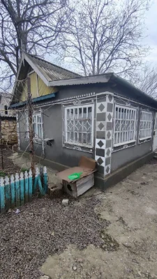 Дом по центральной улице.