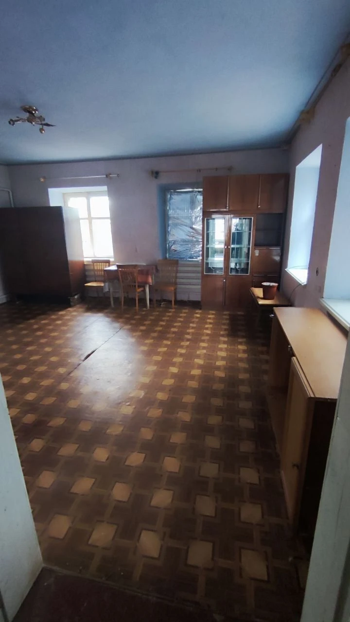 Дом по центральной улице.