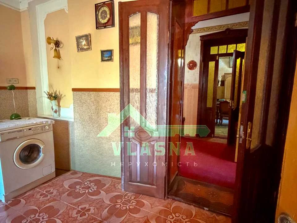 Будинок. Біляївка, Проспект незалежності