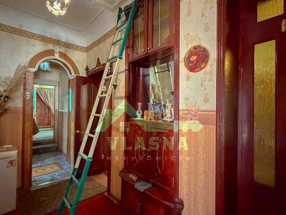 Будинок. Біляївка, Проспект незалежності