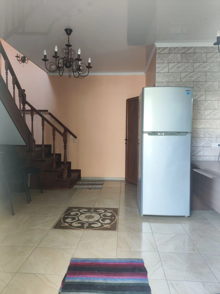 Продам 2 дома на одном участке