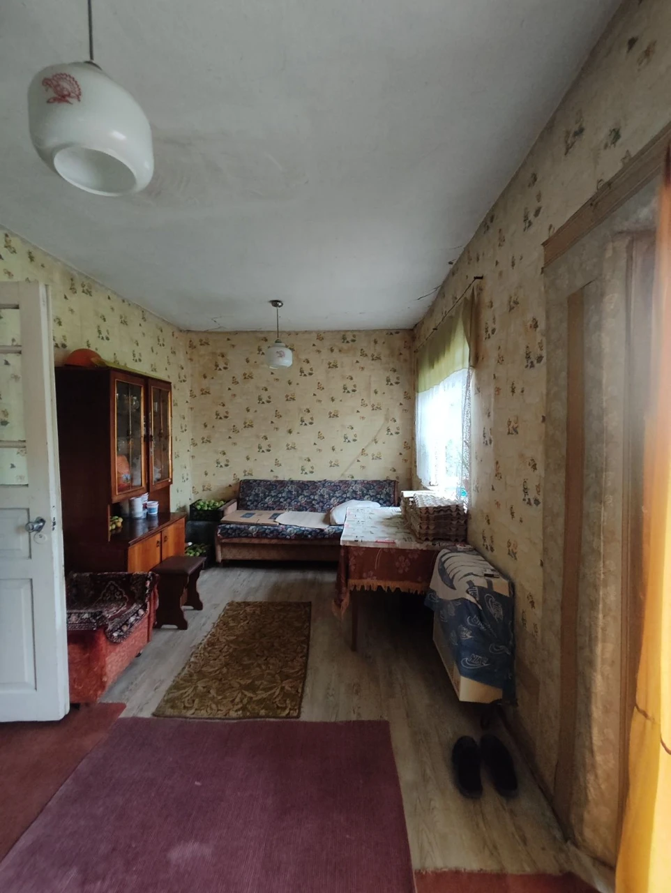 Продам дом по центральной улице.