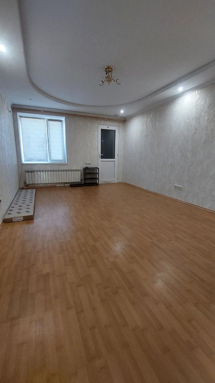 Продається частина будинку жековського типу в центрі міста