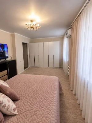 Продам часть ДОМА с ремонтом, АГВ, 2 комн., ул.Щорса, 34000