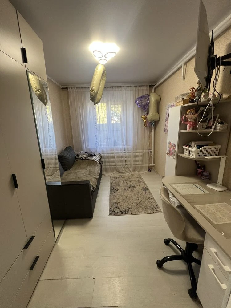Продам часть ДОМА с ремонтом, АГВ, 2 комн., ул.Щорса, 34000