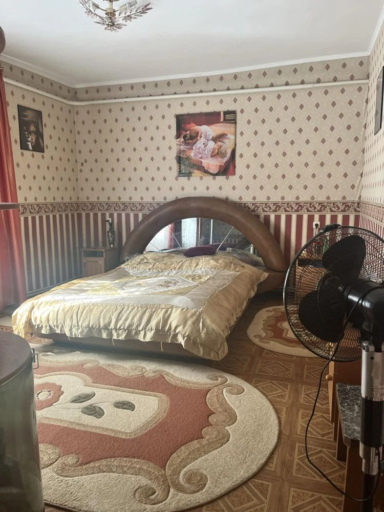 Продается хозяйский дом