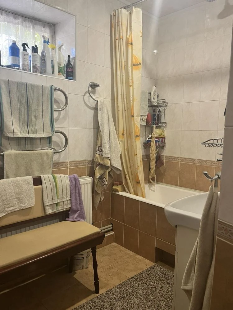 Продается хозяйский дом