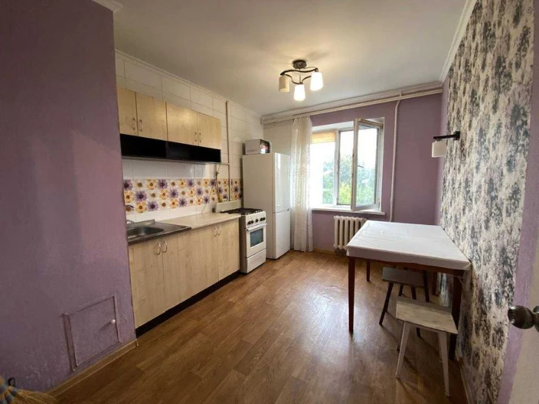 Продам 4к квартиру 80 м2 5 этаж ж/м Тополь