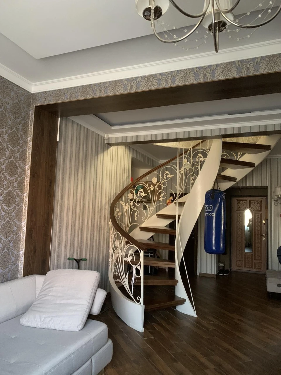 Продаётся 2х эт.дом по пр.Незалежности