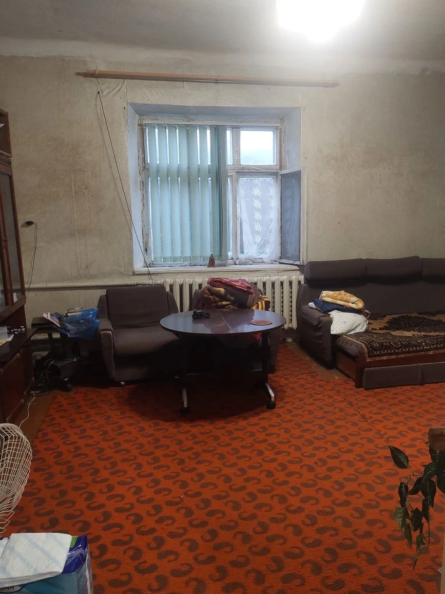 Терміново продається частина будинку під капитальный ремонт
