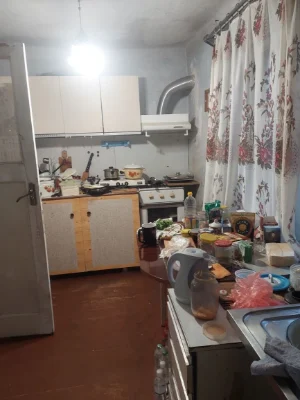 Терміново продається частина будинку під капитальный ремонт