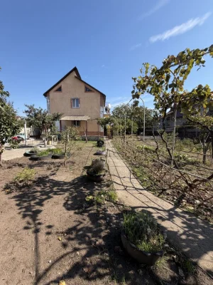 Капітальний будинок, 3 спальні, 10 соток землі, в 10хв від Ч