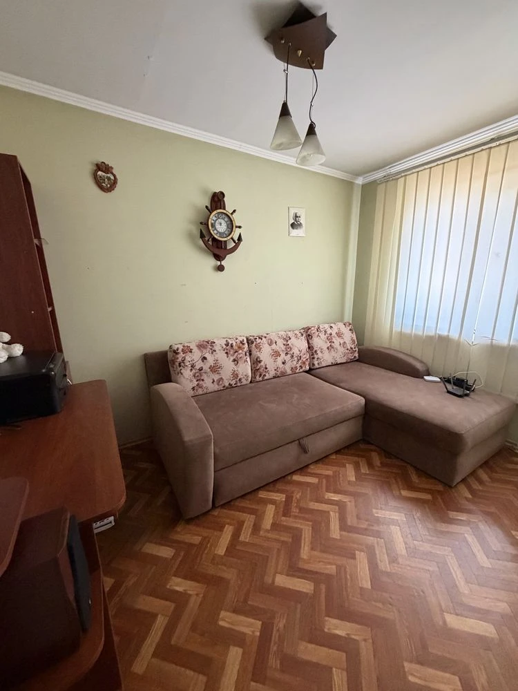 Капітальний будинок, 3 спальні, 10 соток землі, в 10хв від Ч