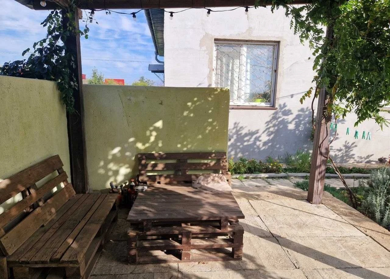 Продам уютный дом в километре от моря