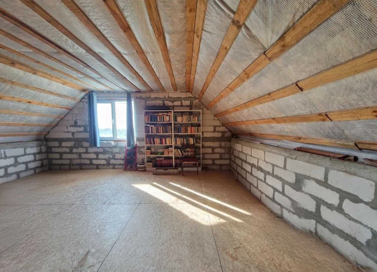 Продам уютный дом в километре от моря