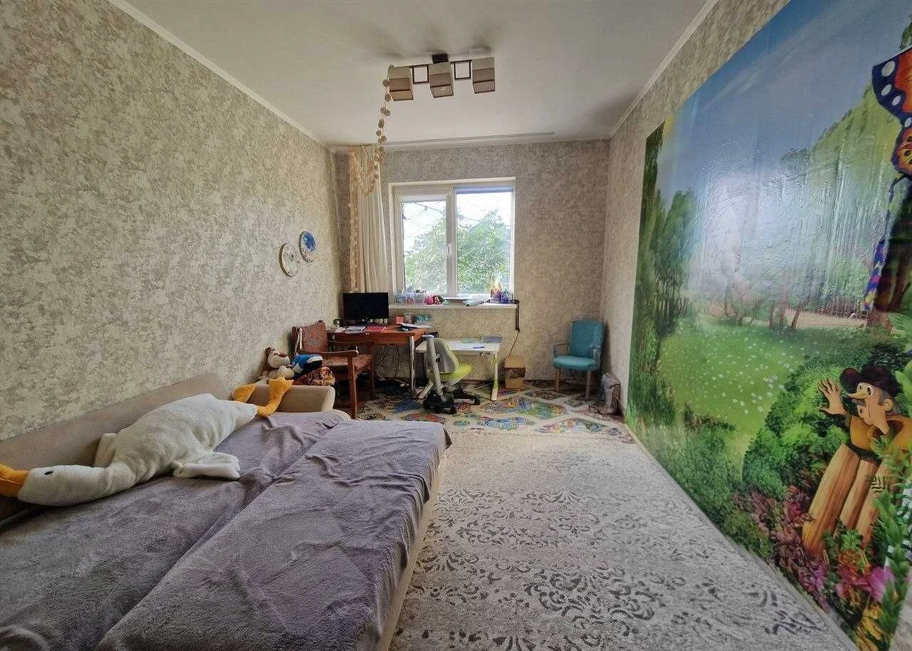 Продам уютный дом в километре от моря