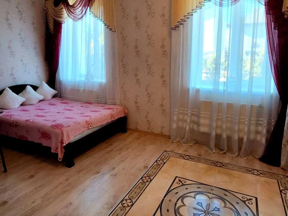 Будинок. Чорноморськ, Яблунева вул.