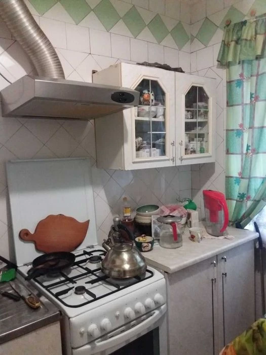 Продам 3-комнатную квартиру 57 кв.м ул. Сегедская / Приморс