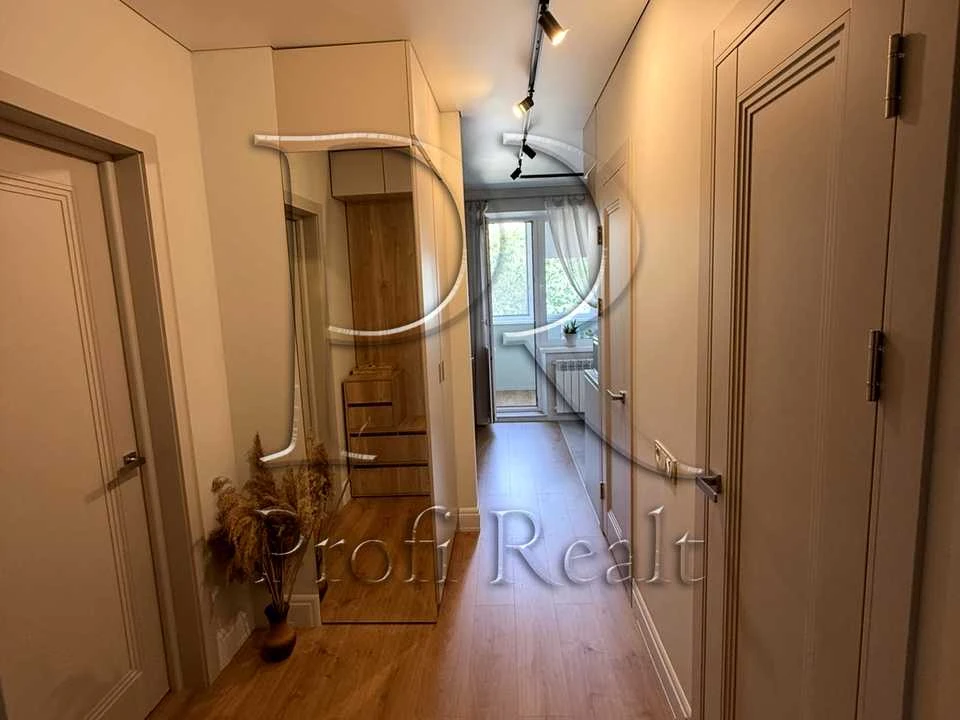 Apartment. Kyiv, Vasyl Poryk Avenue.
