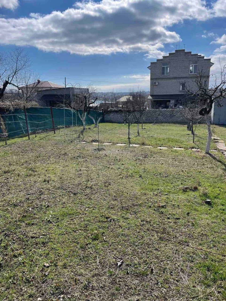 Продаж дачі біля озера
