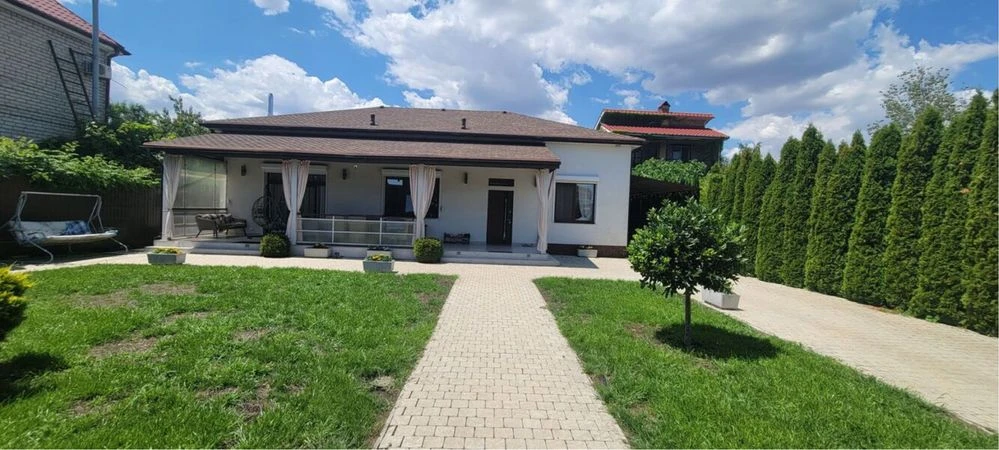 Капітальний будинок біля Чорномормька