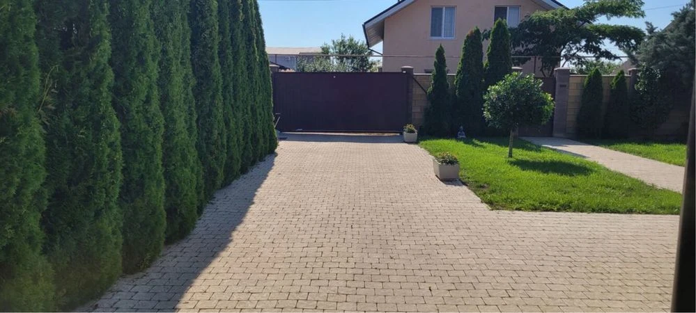 Капітальний будинок біля Чорномормька