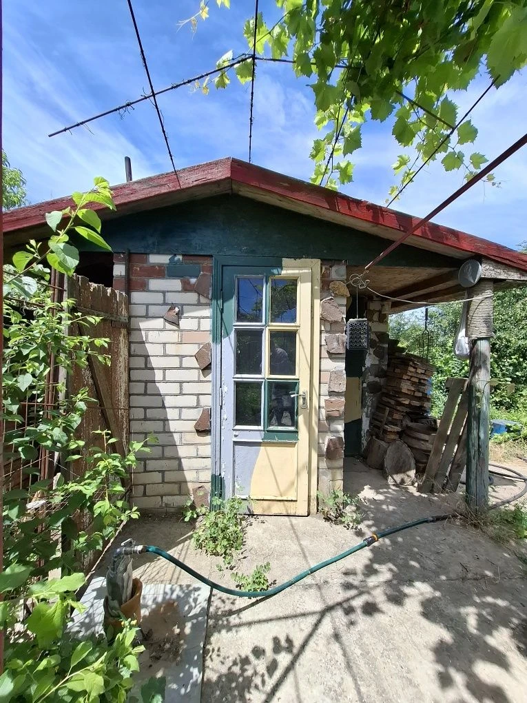 Дом с ухоженным садом и баней в ближайшем пригороде!