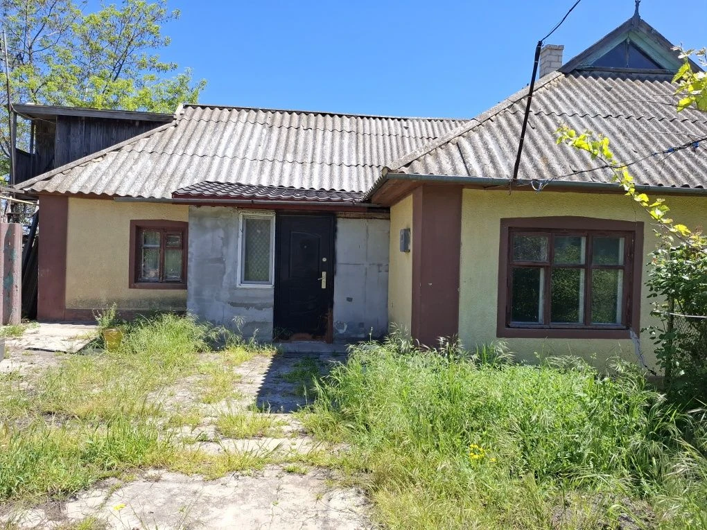 Дом с коммуникациями ! Рядом с городом!