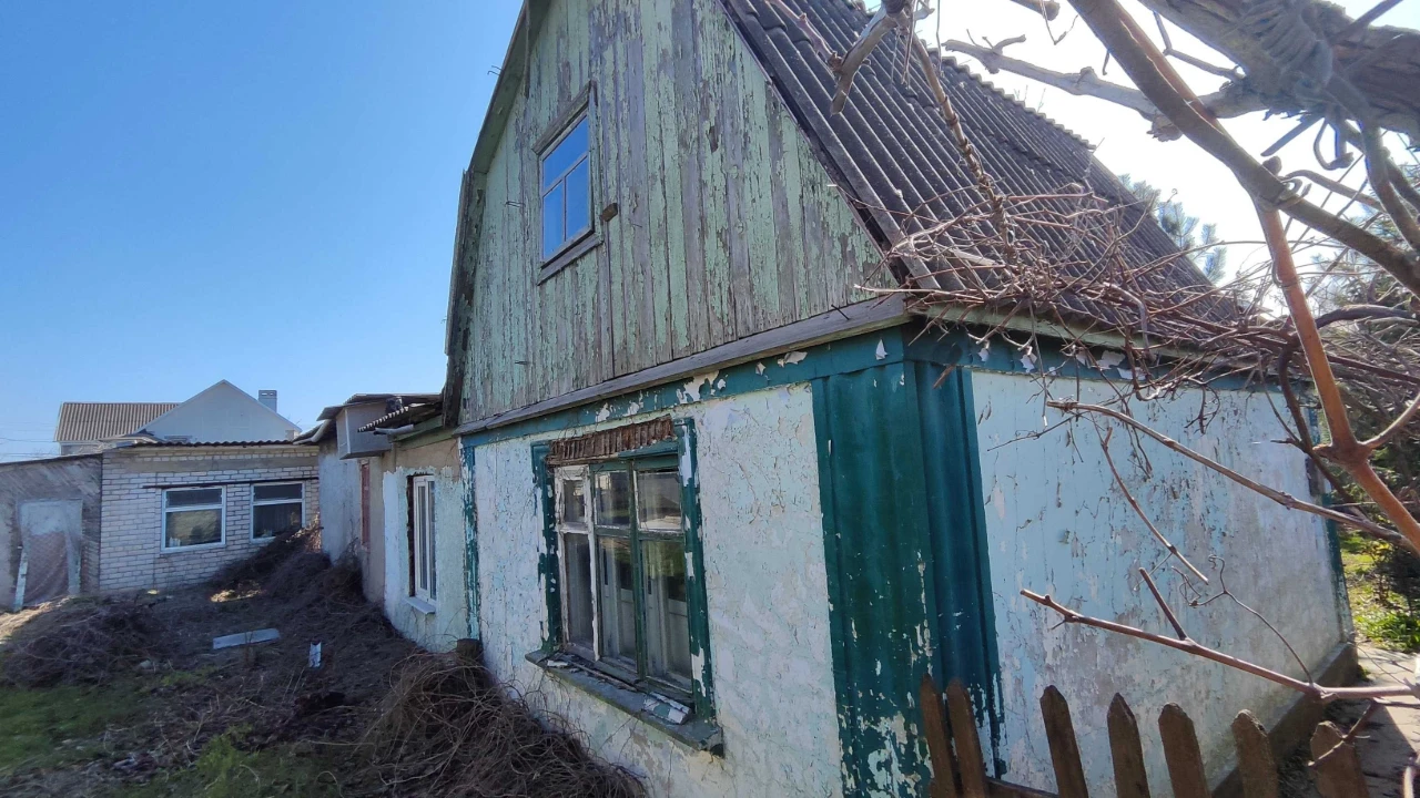Пропонуємо затишну ділянку у Чорноморську, дім під реконстру
