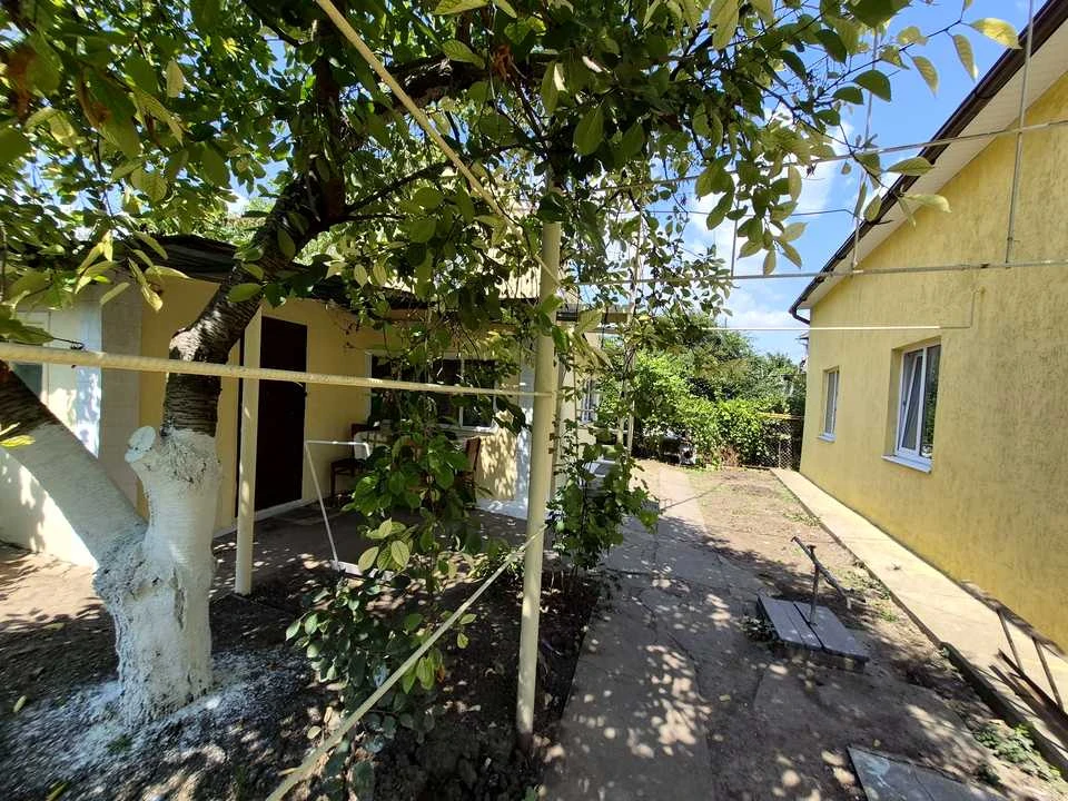 Будинок. Чорноморськ, Чорноморськ (Іллічівськ), Сады