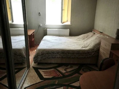 Будинок. Чорноморськ, Чорноморськ (Іллічівськ), Центральна