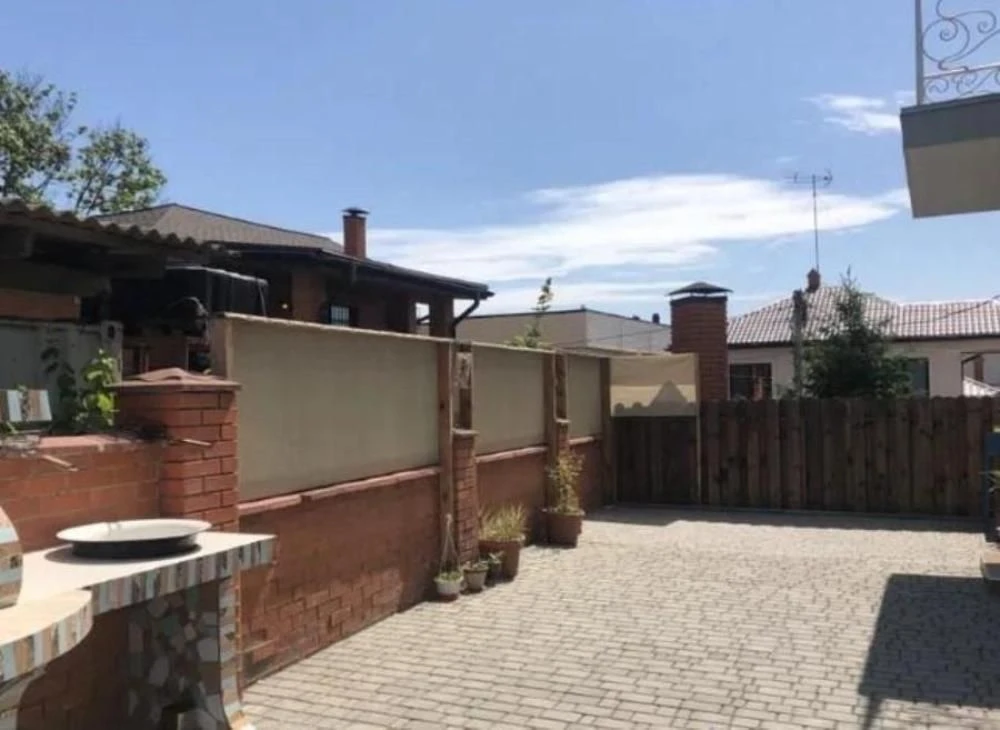 Продається будинок біля моря в Чорноморську з ремонтом (155-