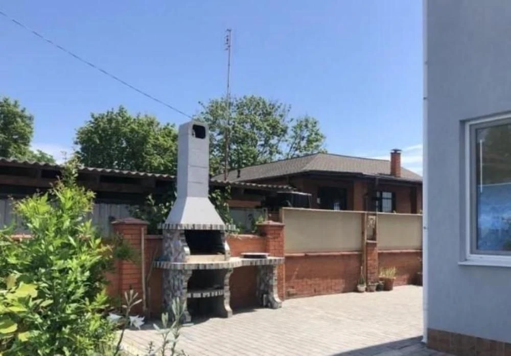 Продається будинок біля моря в Чорноморську з ремонтом (155-