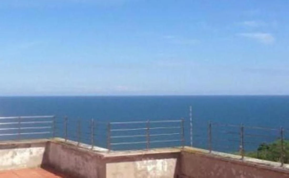 Продається будинок біля моря в Чорноморську з ремонтом (155-