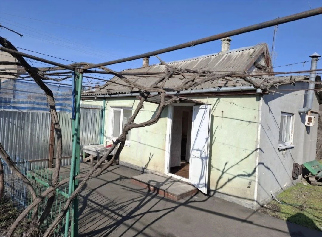 Дом с газом и удобствами, 5 соток, рядом с городом