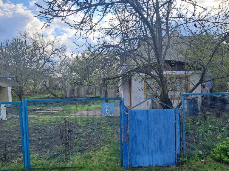 Продам половину будинку  + літня кухня (2 кімнати)