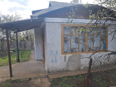 Продам половину будинку  + літня кухня (2 кімнати)