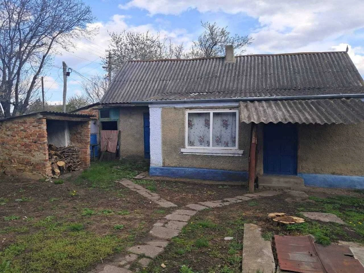 Продам половину будинку  + літня кухня (2 кімнати)