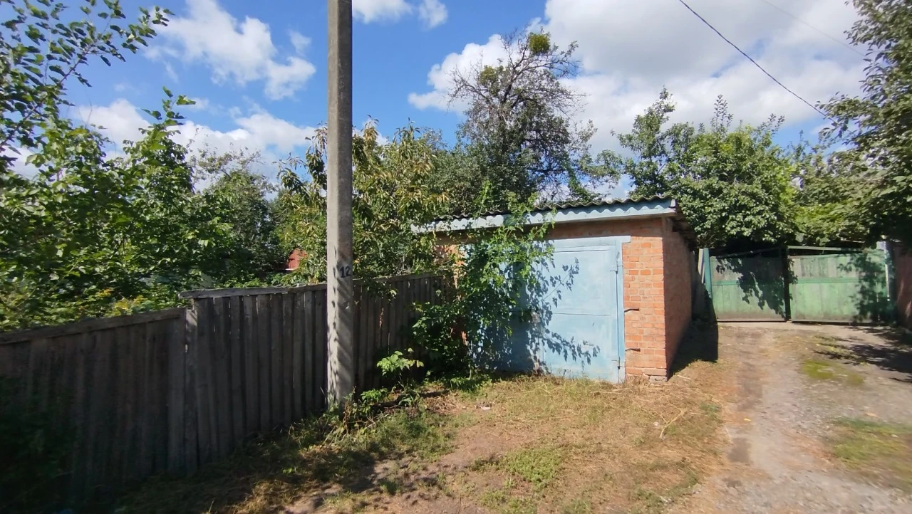 Продам будинок м. Гадяч, пров.Захисників України,10