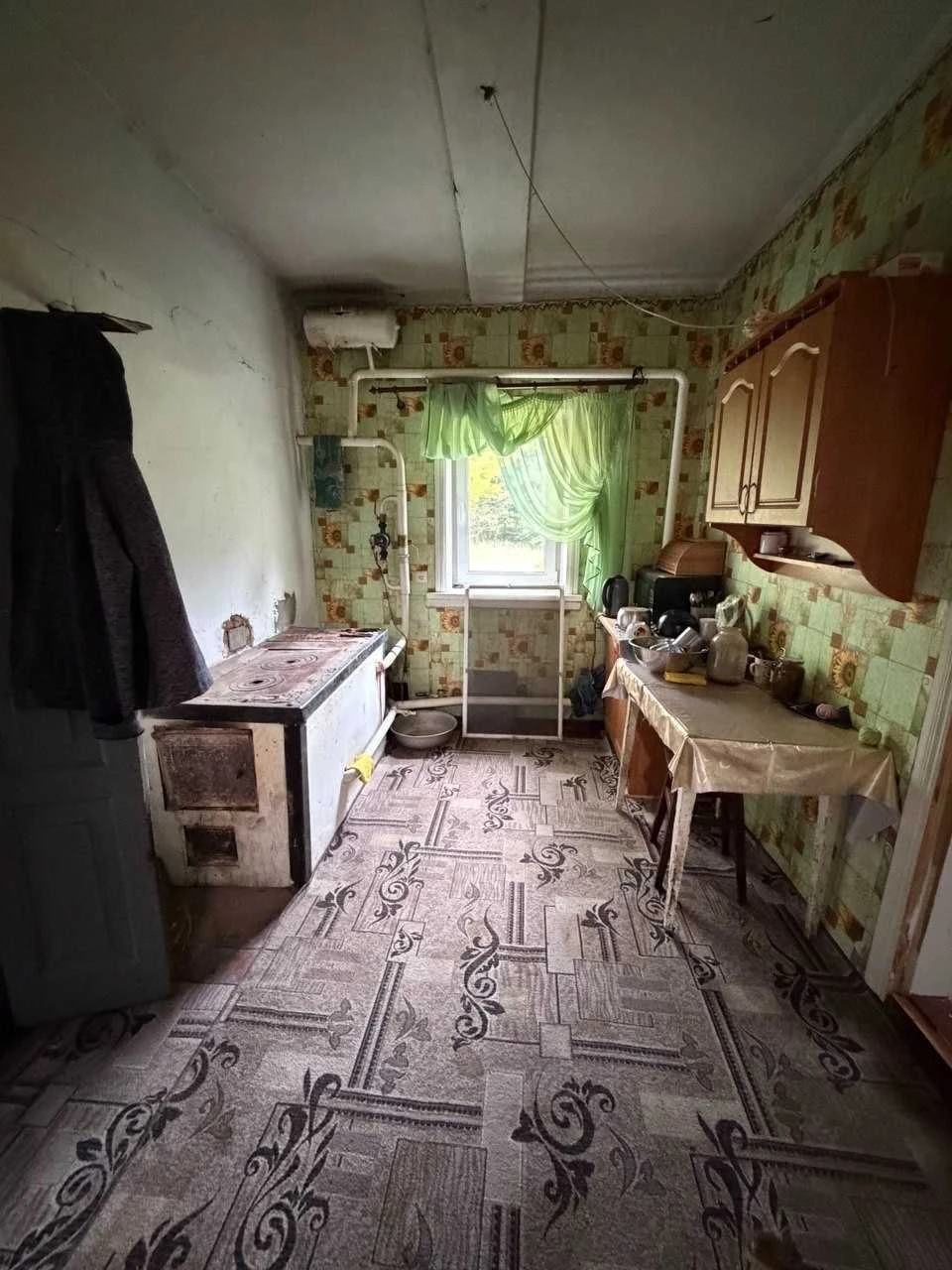 Продаж будинку в передмісті (с. Вельбівка).