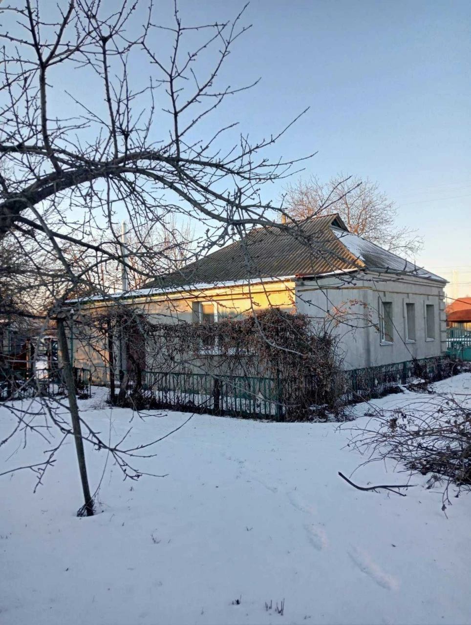 Продаж добротного будинку у центрі м. Гребінка. Державні про