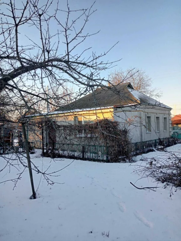 Продаж добротного будинку у центрі м. Гребінка. Державні про