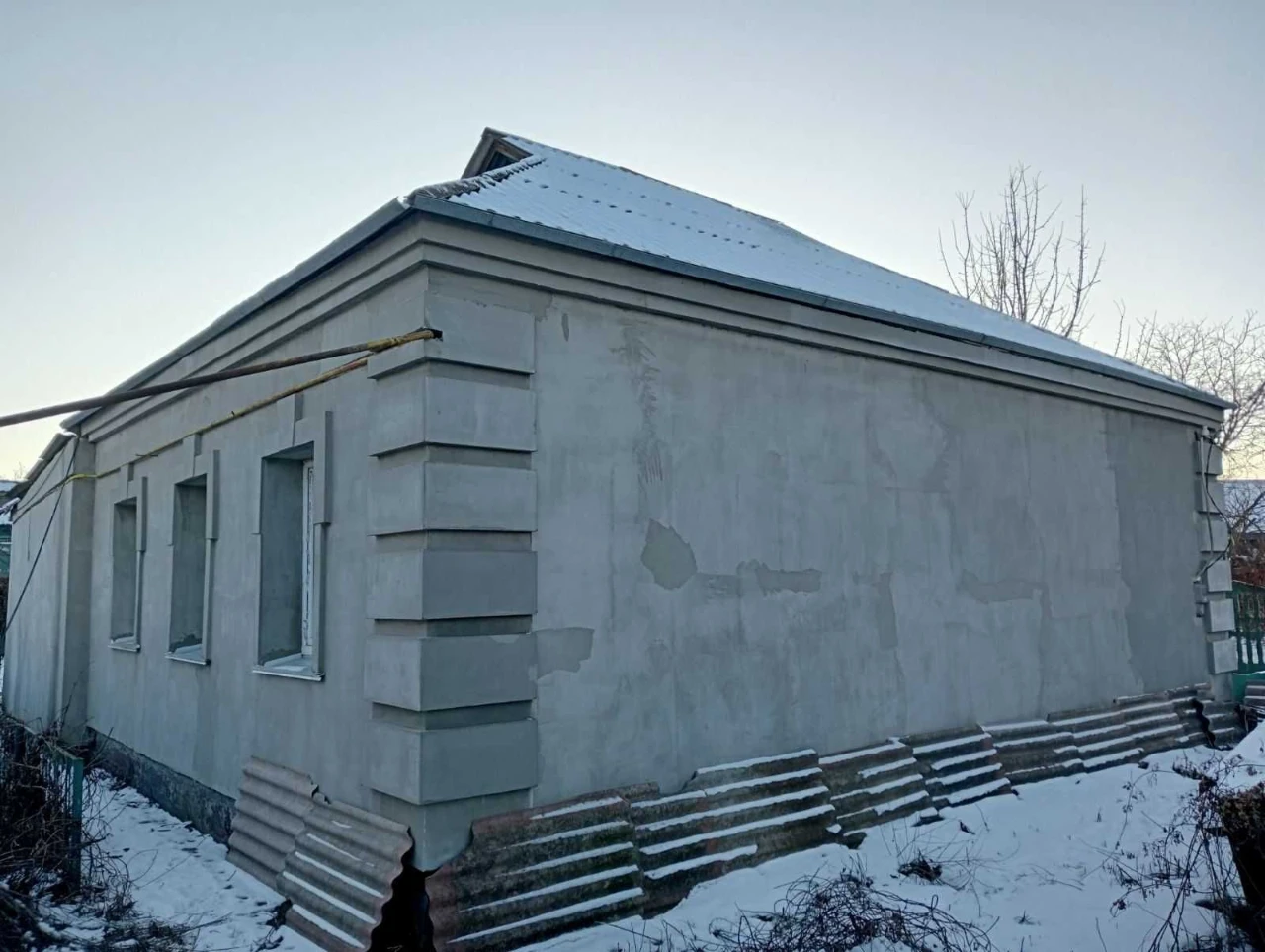 Продаж добротного будинку у центрі м. Гребінка. Державні про