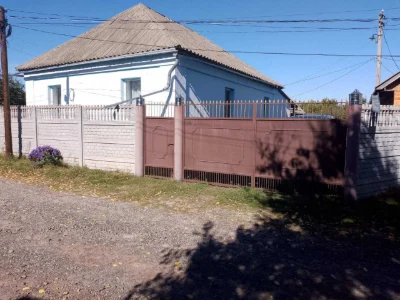 продам будинок в м Зіньків