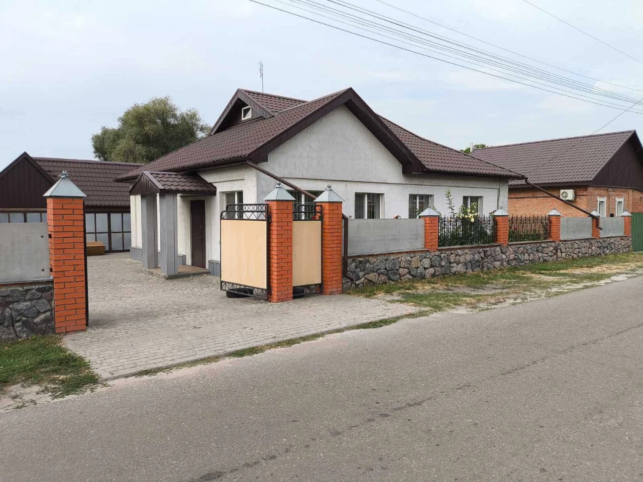 Продам будинок в м. Зіньків