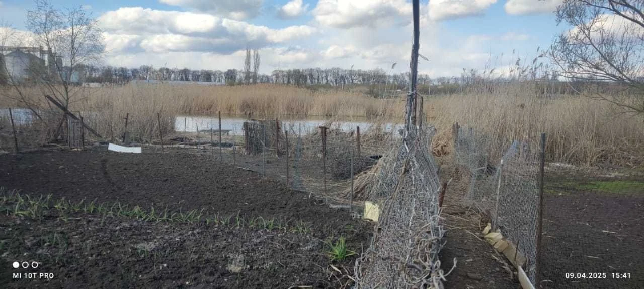 Продам будинок з допами (обладнання та інвентар)