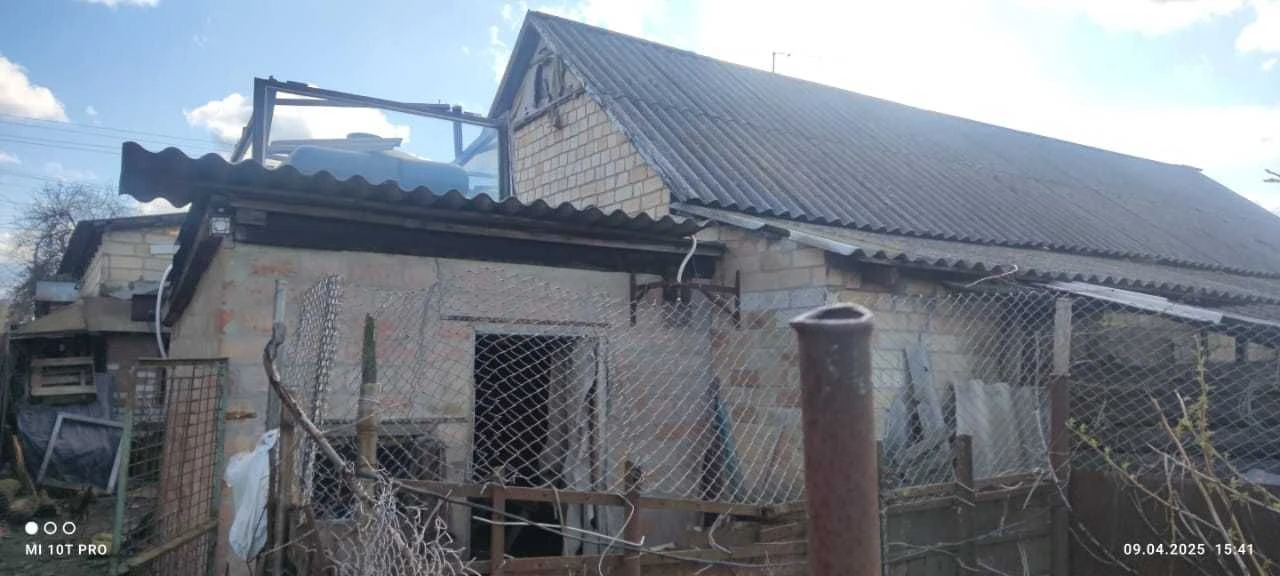 Продам будинок з допами (обладнання та інвентар)