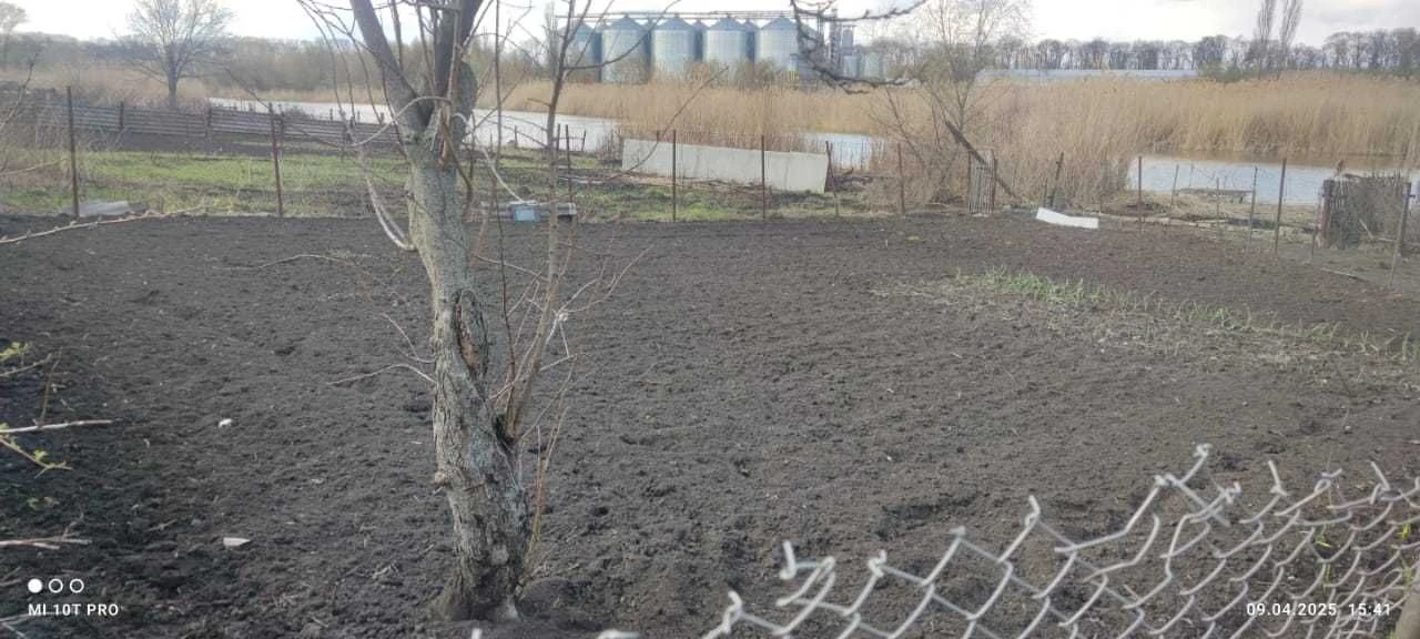 Продам будинок з допами (обладнання та інвентар)