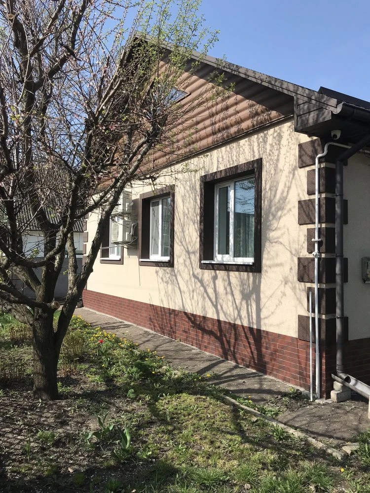Продам Будинок в місті Карлівка.Полтавська область.