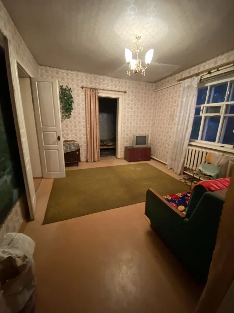 Продам просторий будинок 100 м² в місті  Кобеляки. Газ, зруч